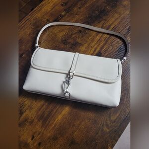 Coach Hamptons Small Leather Shoulder Bag. Color: Chalk